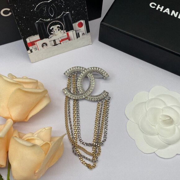 Authentic NEW Chanel Metal Crystal Bow-tiful CC Chain Brooch Gold - Picture 1 of 5